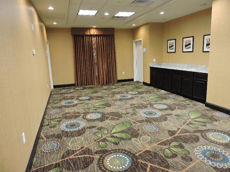 Holiday Inn Express And Suites Montgomery By Ihg Экстерьер фото